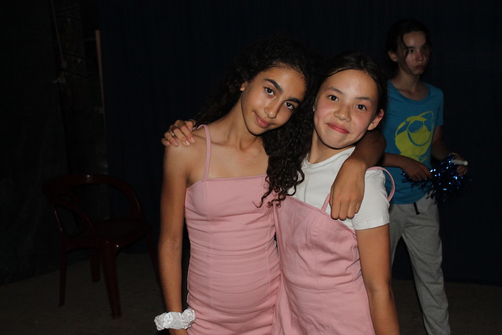 Village Camps International Summer Camp Ardèche, France 2019-07-26 https://www.villagecamps.com/journals_admin/images/2236-7359-DiscoBall9 copy.jpg